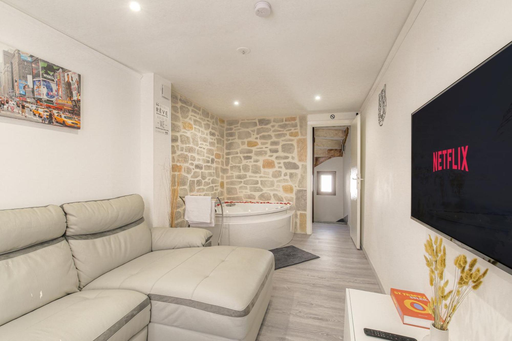 La Suite Neuvilloise Neuville-sur-Saône Buitenkant foto